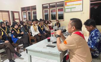 Ketua Bawaslu Kabupaten Pekalongan, Mohamad Tohir, saat menjadi narasumber Raimuna Cabang IX dengan mengajak generasi muda, khususnya Pramuka, untuk berperan aktif dalam mengawal demokrasi melalui pengawasan partisipatif Pemilu.