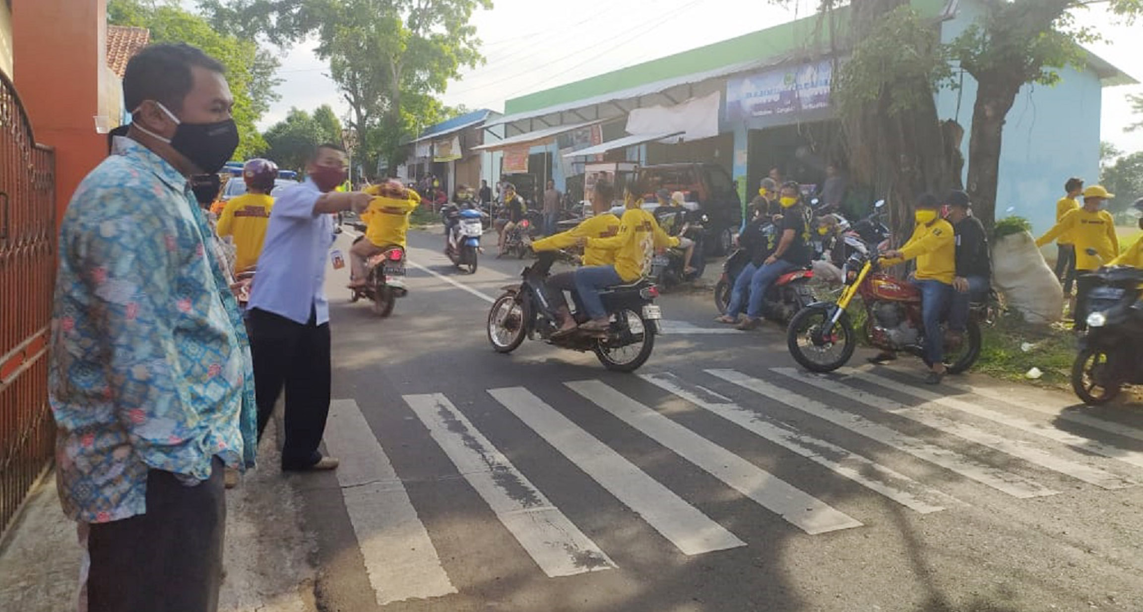 BAWASLU BUBARKAN KONVOI KAMPANYE RELAWAN