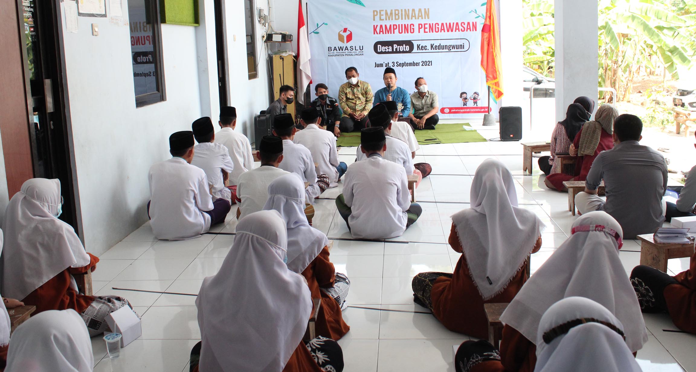 BAWASLU BINA SANTRI AN NASHR JADI KAMPUNG PENGAWASAN