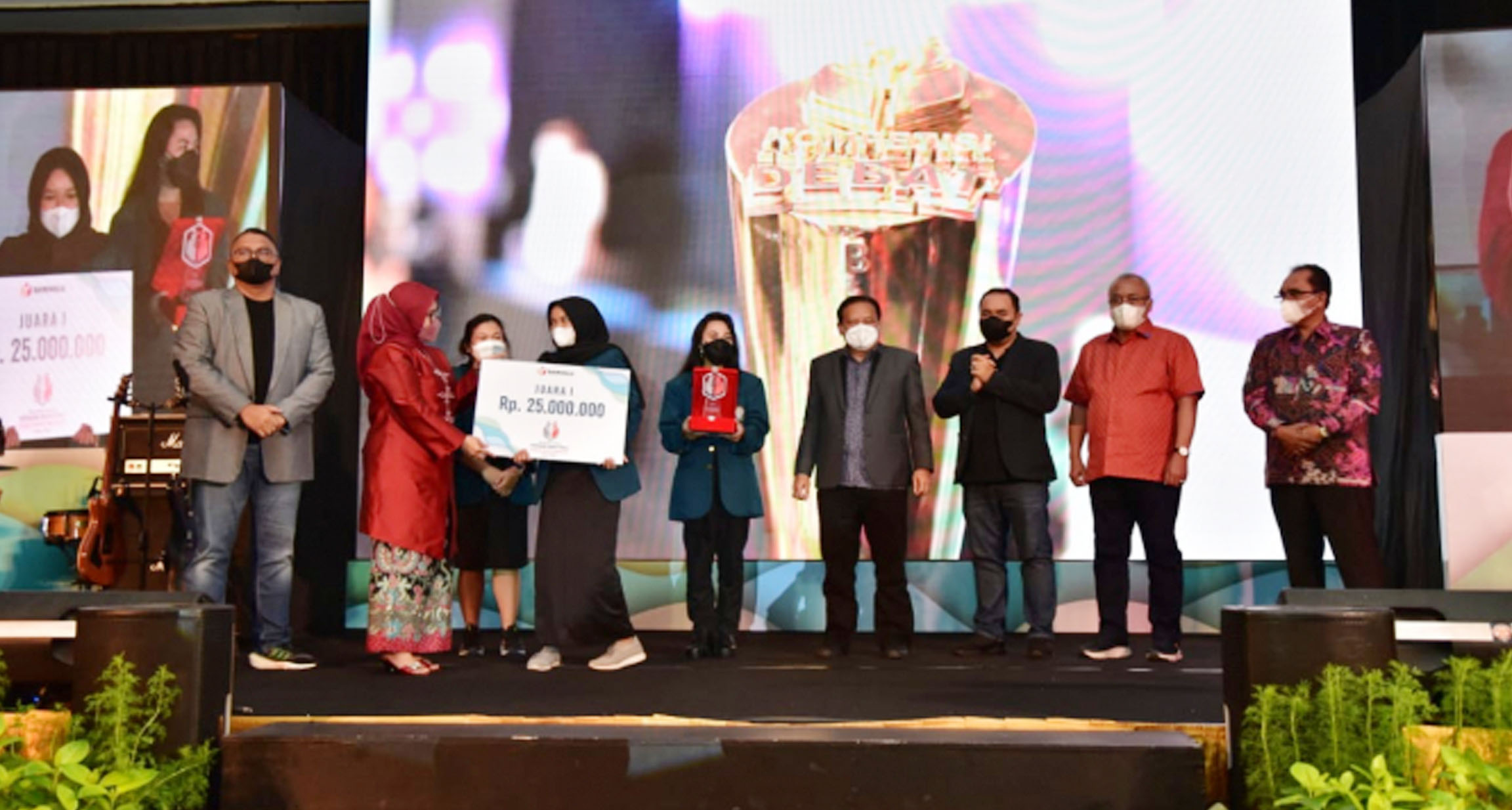 Undip Raih Juara Utama Debat Penegakan Hukum Pemilu Perguruan Tinggi se-Indonesia ke-II