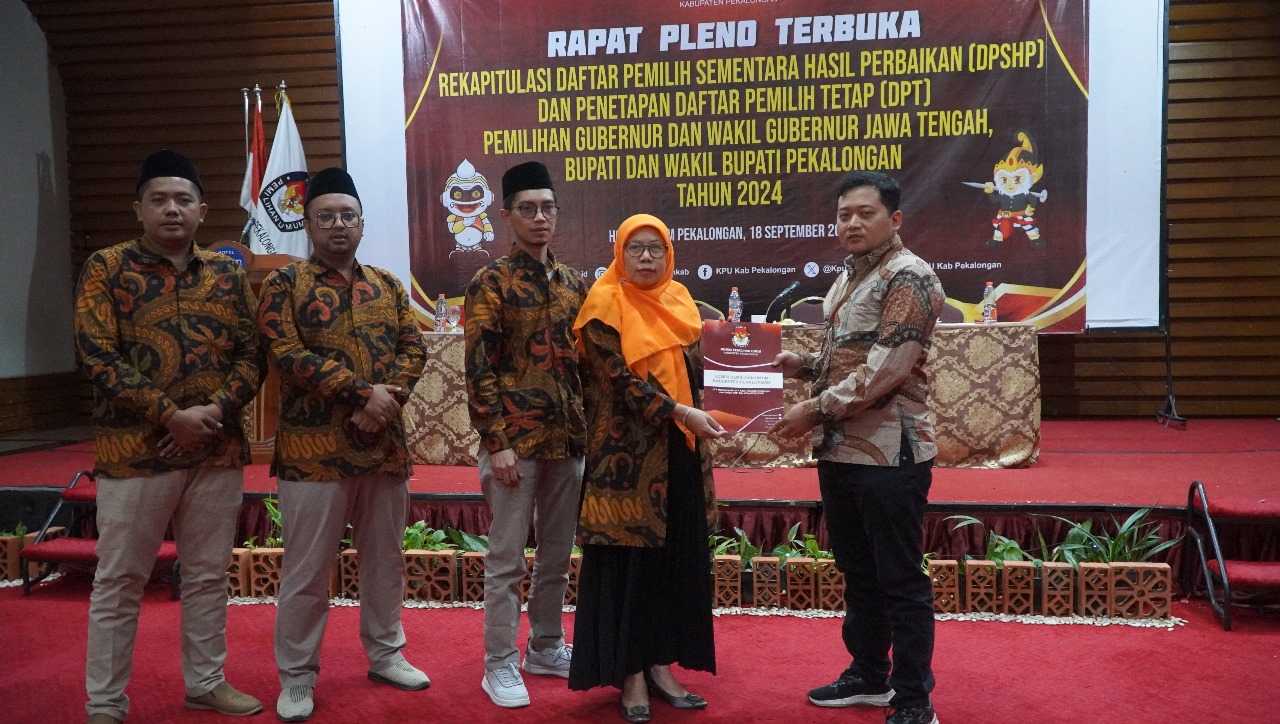 Bawaslu Kabupaten Pekalongan Awasi Rapat Pleno Penetapan DPT Pemilihan 2024