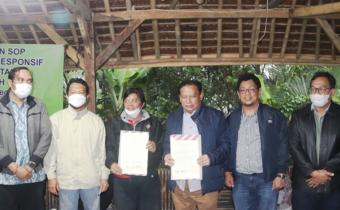 Kembangkan Praktik Demokrasi Berbasis Desa, Bawaslu dan KOPEL Indonesia Tandatangani MoU