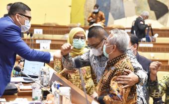 DPR dan Pemerintah Apresiasi Suksesnya Gelaran Pilkada 2020 di Tengah Pandemik