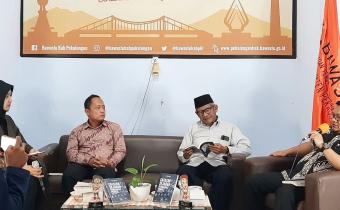BAWASLU RESMI LAUNCHING BUKU CATATAN SEJARAH PENGAWAS PEMILU