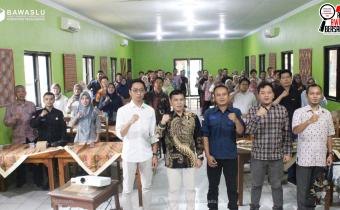 Bawaslu Kabupaten Pekalongan Gelar Pelatihan Kearsipan dan Kehumasan bagi Panwaslucam