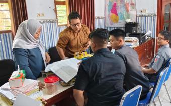 Tim Bawaslu Kabupaten Pekalongan melaksanakan uji petik