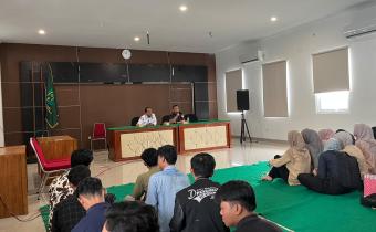 Mohamad Tohir, Ketua Bawaslu Kabupaten Pekalongan pembekalan kepada mahasiswa PPL Non Peradilan Program Studi Hukum Tata Negara UIN K.H. Abdurrahman Wahid Pekalongan