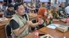Budi Nur Hadi Wibowo, Anggota Bawaslu Kabupaten Pekalongan, menyampaikan masukan saat Rapat Pleno Pemutakhiran Data Pemilih Berkelanjutan (PDPB) Triwulan II Tahun 2026 di KPU Kabupaten Pekalongan.